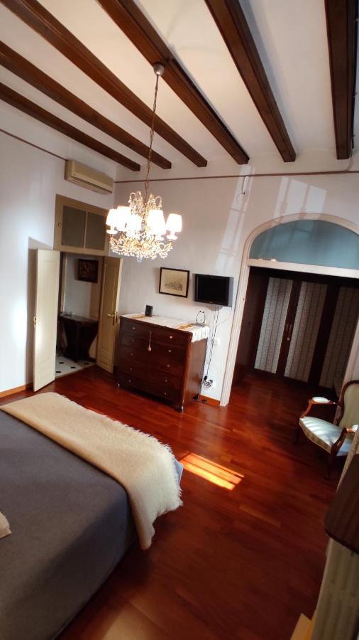Casa Mo Apartment Sabadell Bagian luar foto