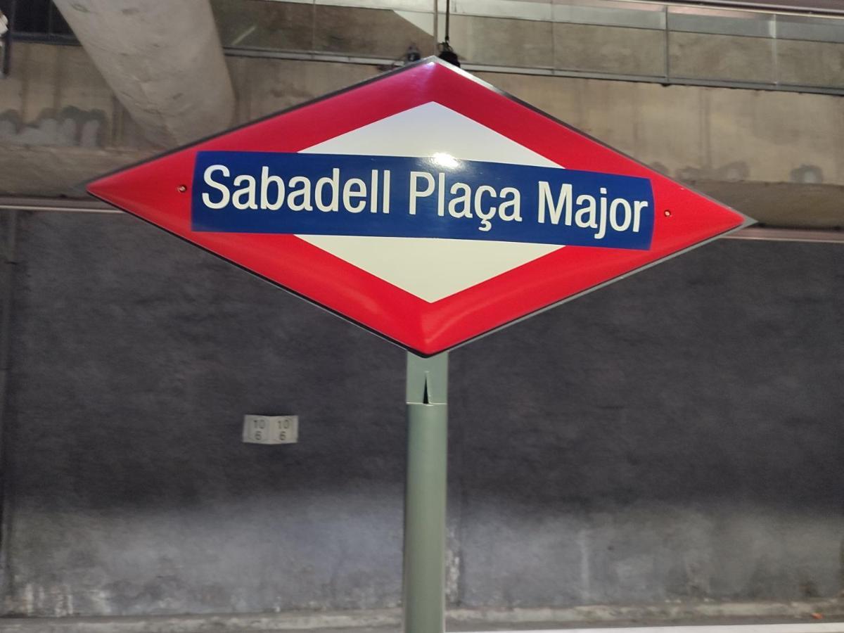 Casa Mo Apartment Sabadell Bagian luar foto